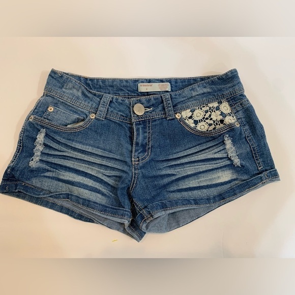 No Boundaries Denim/Lace Shorts Juniors Sz 9 - Picture 1 of 7